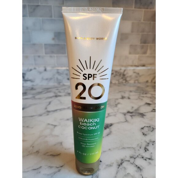 Bath & Body Works Waikiki Beach Coconut SPF 20 Sunscreen Lotion 6 Fl Oz - Picture 1 of 4